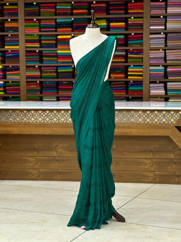 Vichithra silk saree MO93 - Image 15