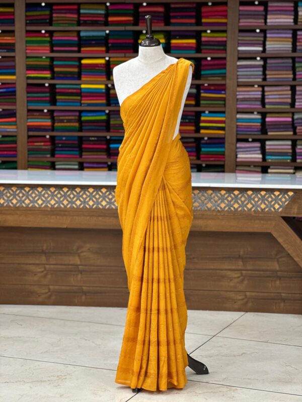 Vichithra silk saree MO93