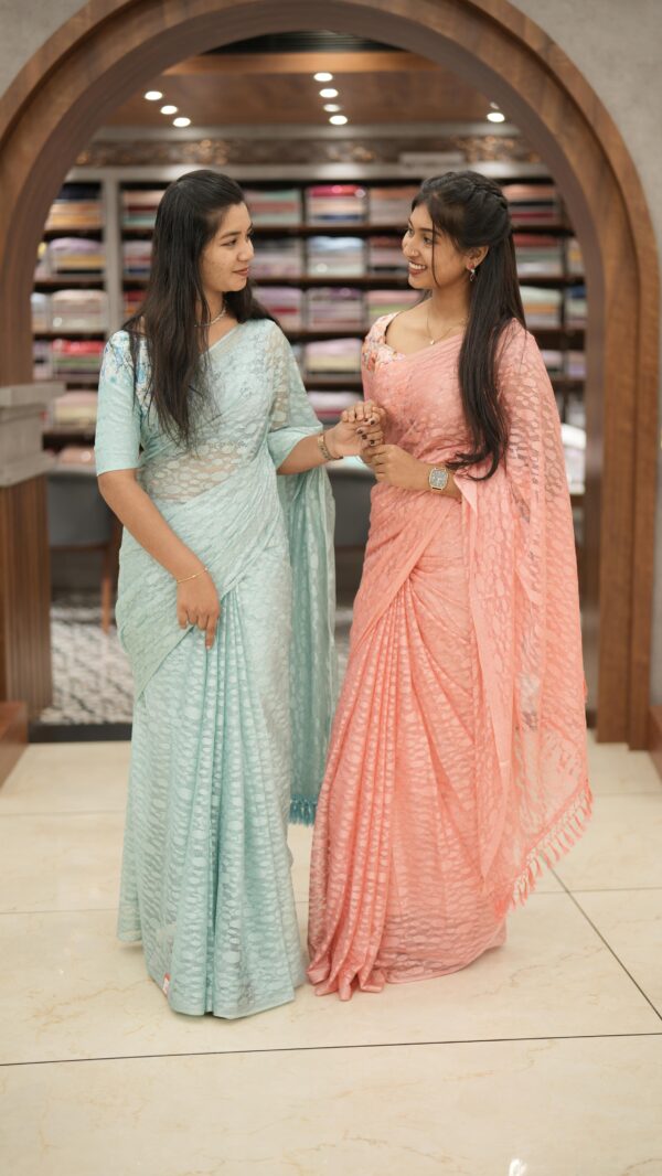 FLOWING SAREE M550