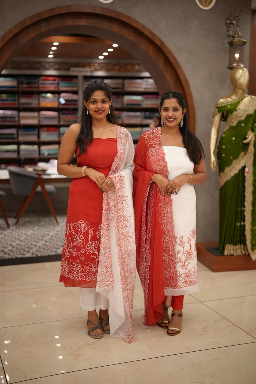 CHRISTMAS SPCL MTRL M805