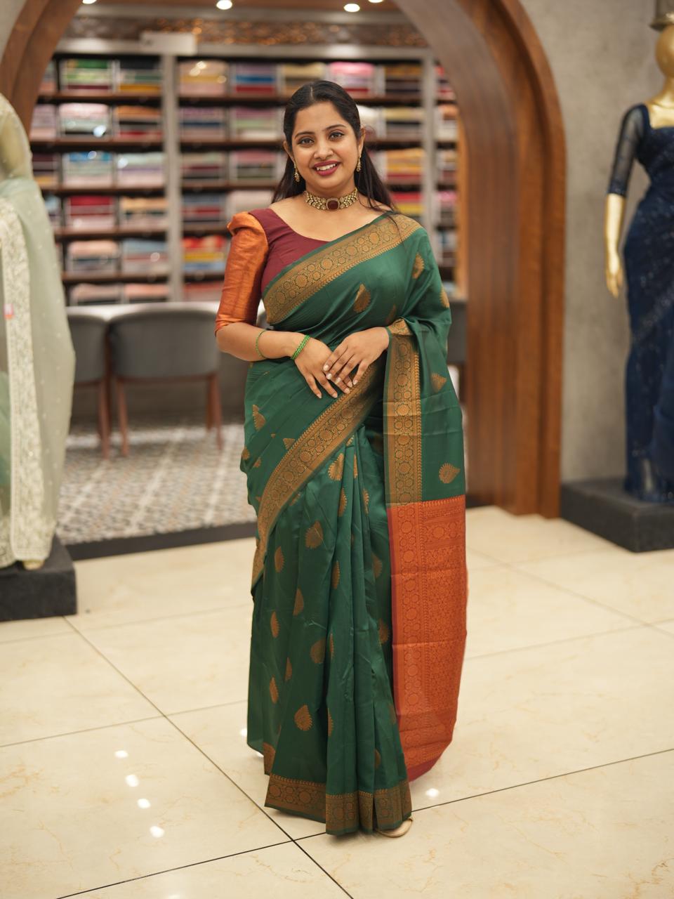 Traditional Saree M1451 - Image 4