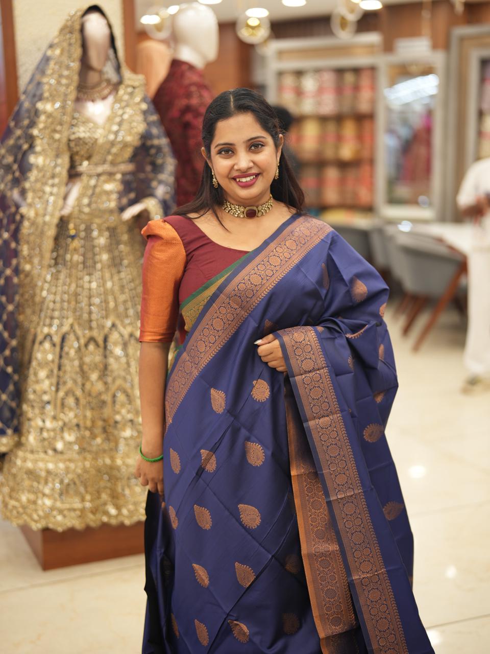 Traditional Saree M1451 - Image 3