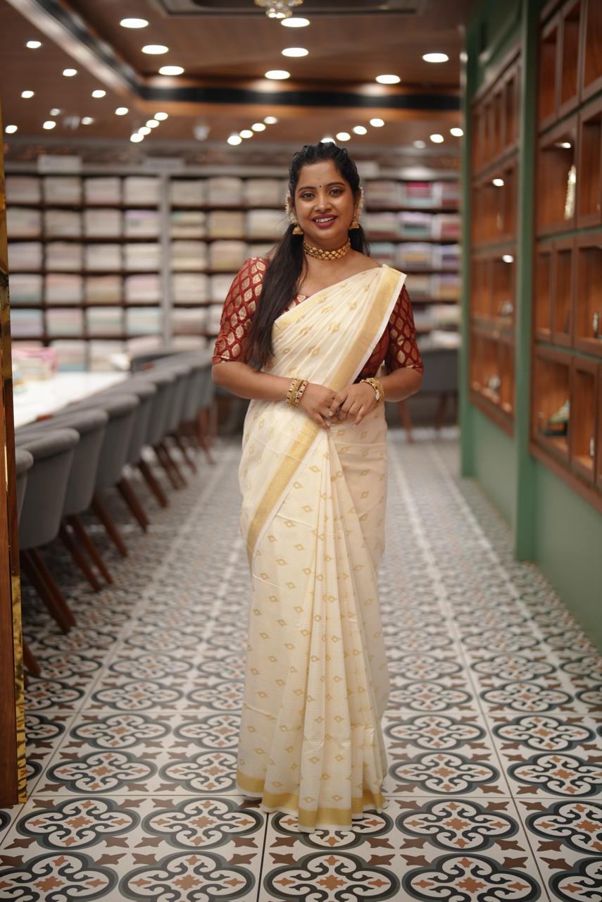 Traditional Onam saree M1456 - Image 2
