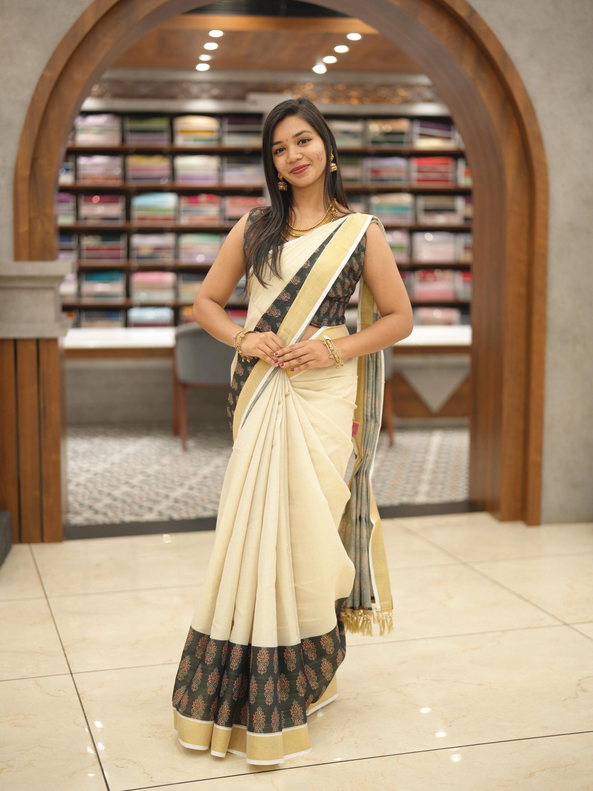 Ajarak Onam Saree M1475 - Image 4