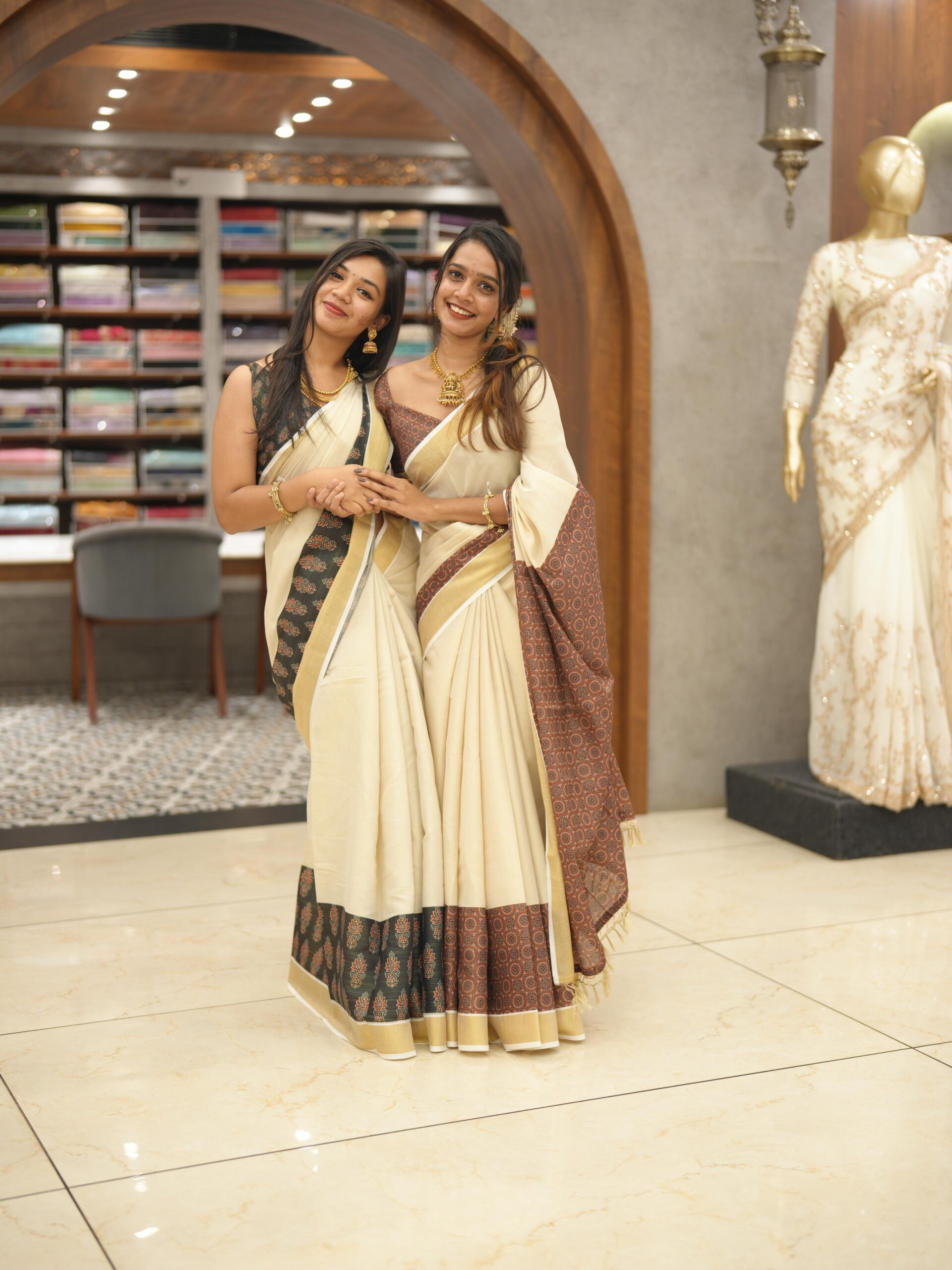 Ajarak Onam Saree M1475