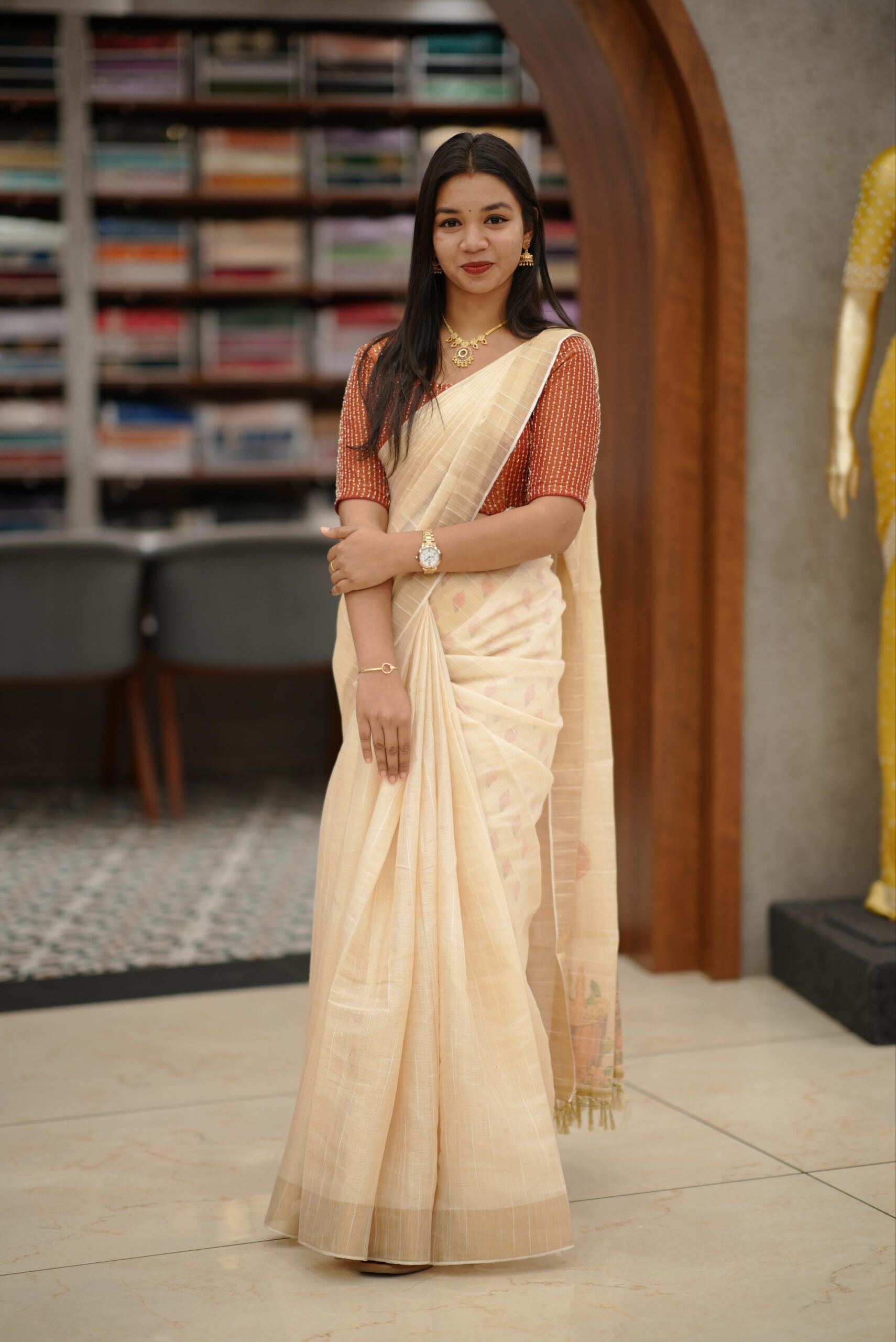 Onam Saree M1540 - Image 4
