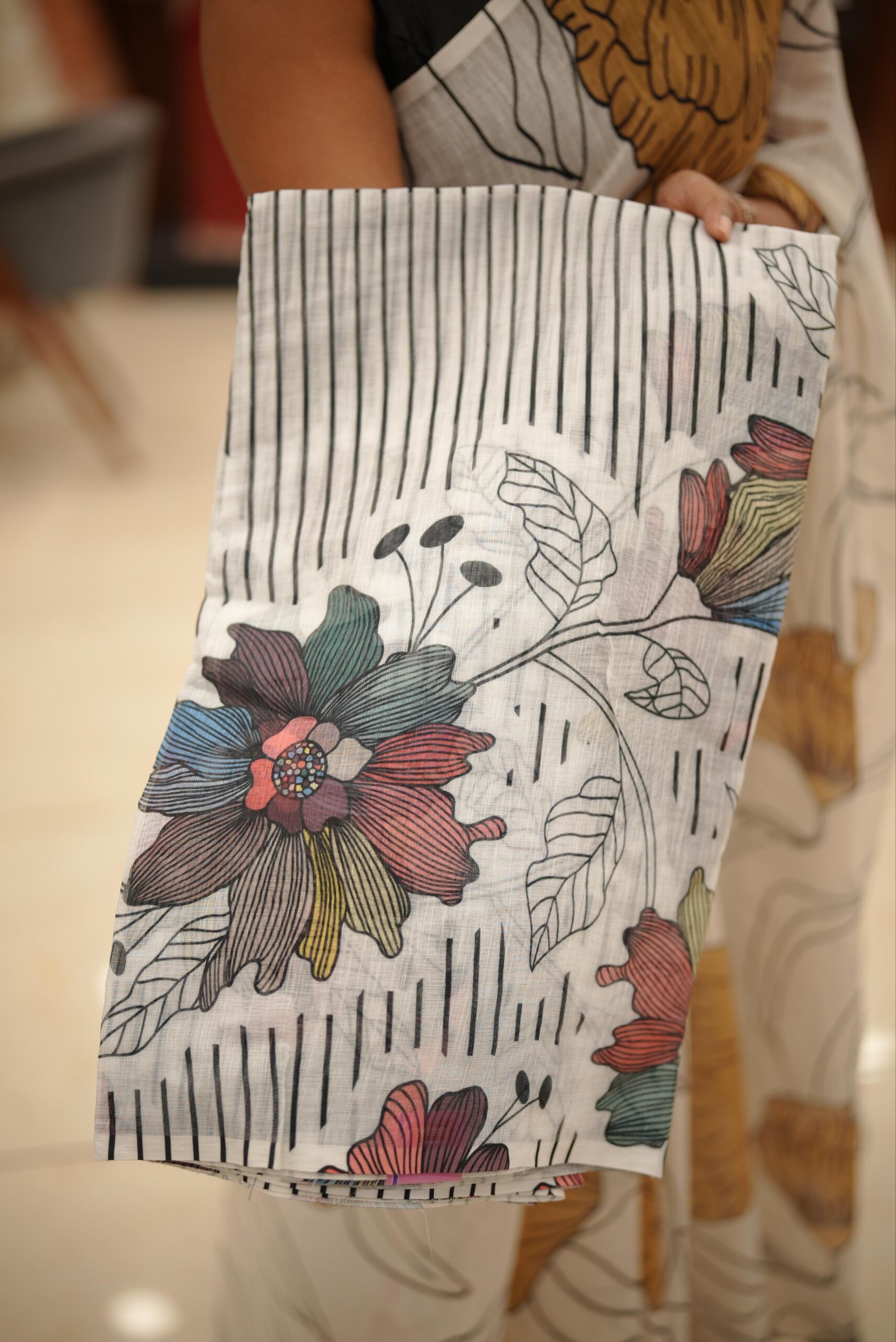 Semi Linen Fabric Saree M1453 - Image 3
