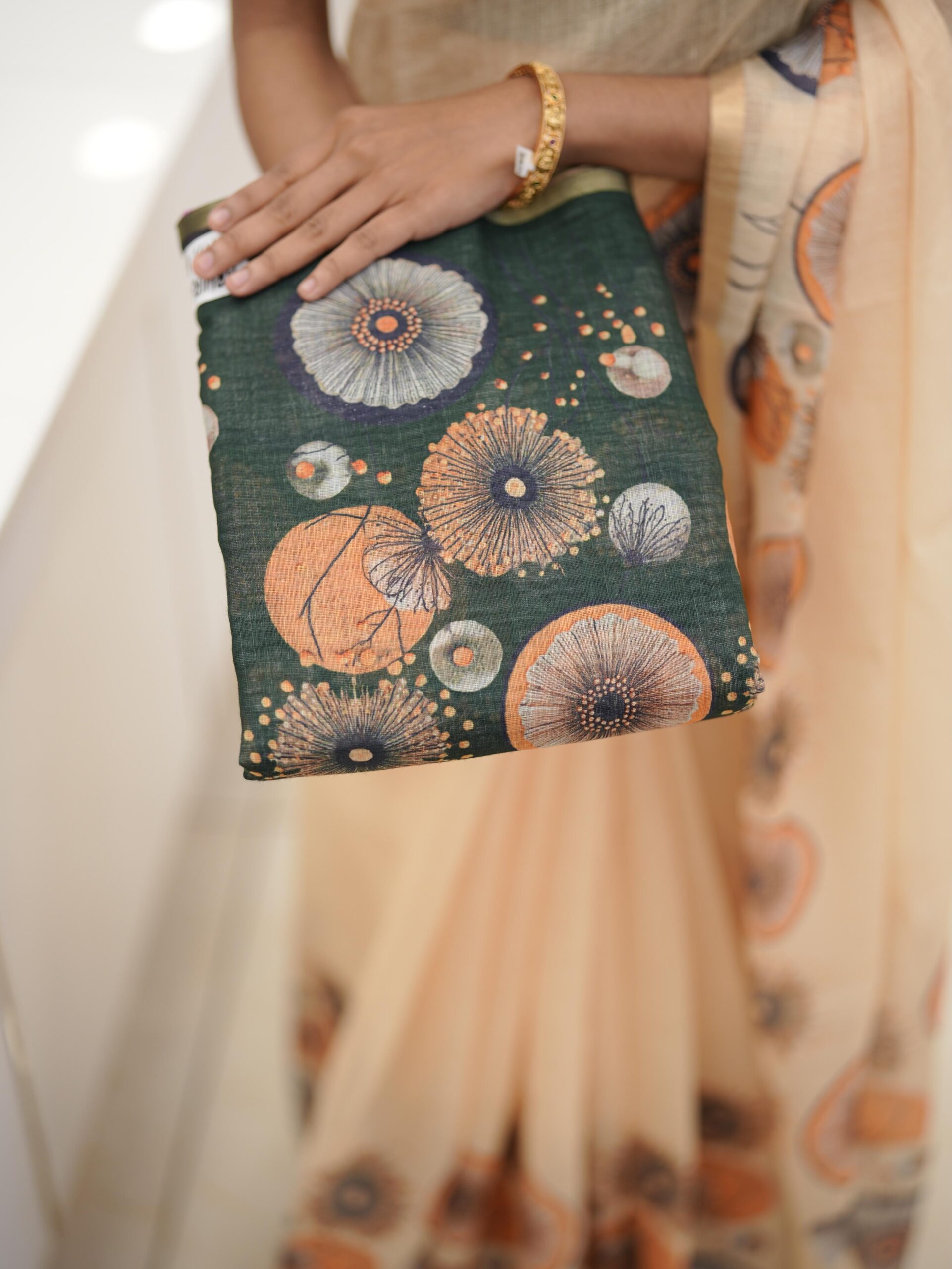 Semi Jute Onam Saree M1553 - Image 5
