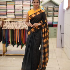 Madras Check Saree M1569