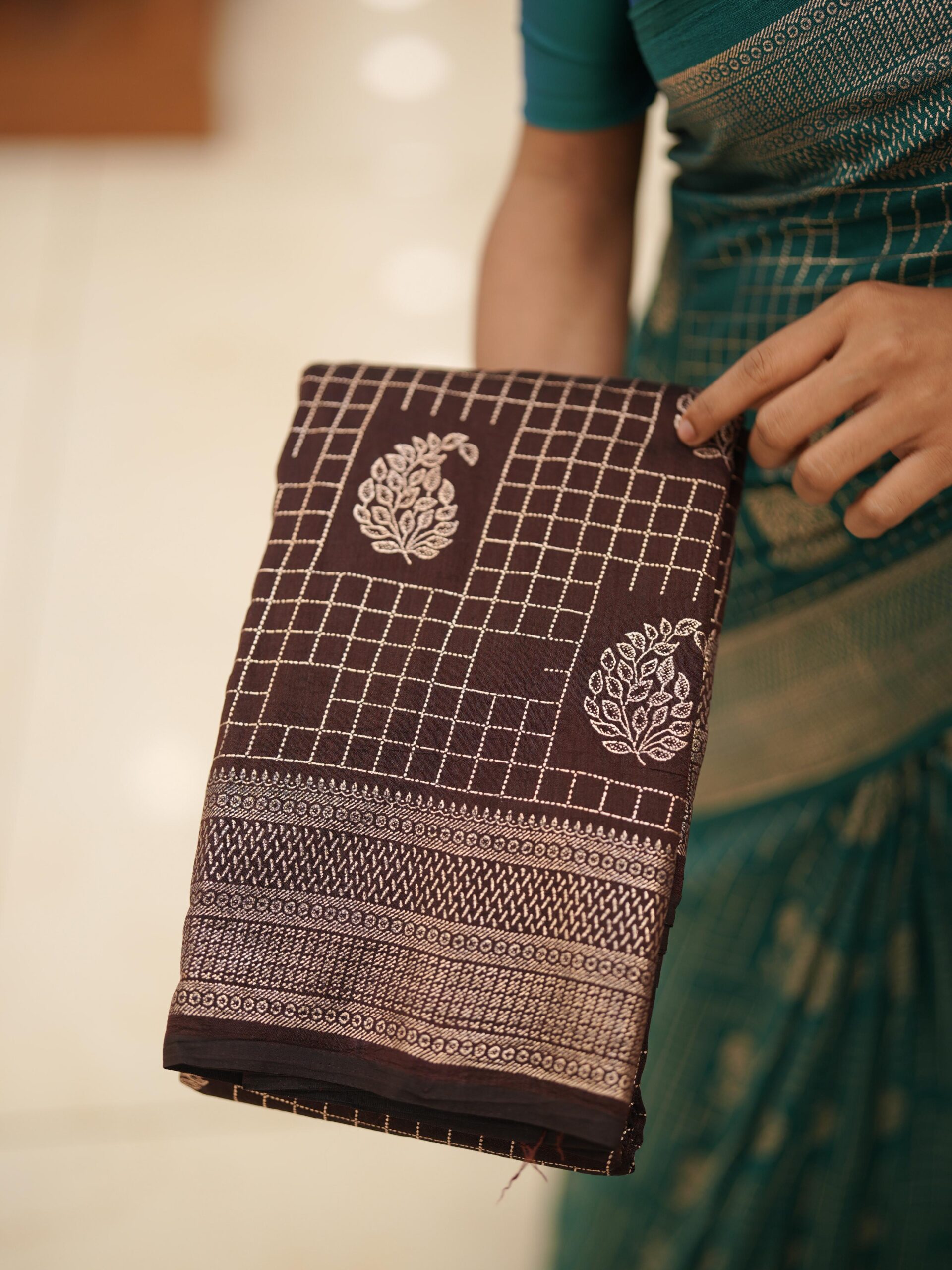 Check Pattern Saree M1578 - Image 12