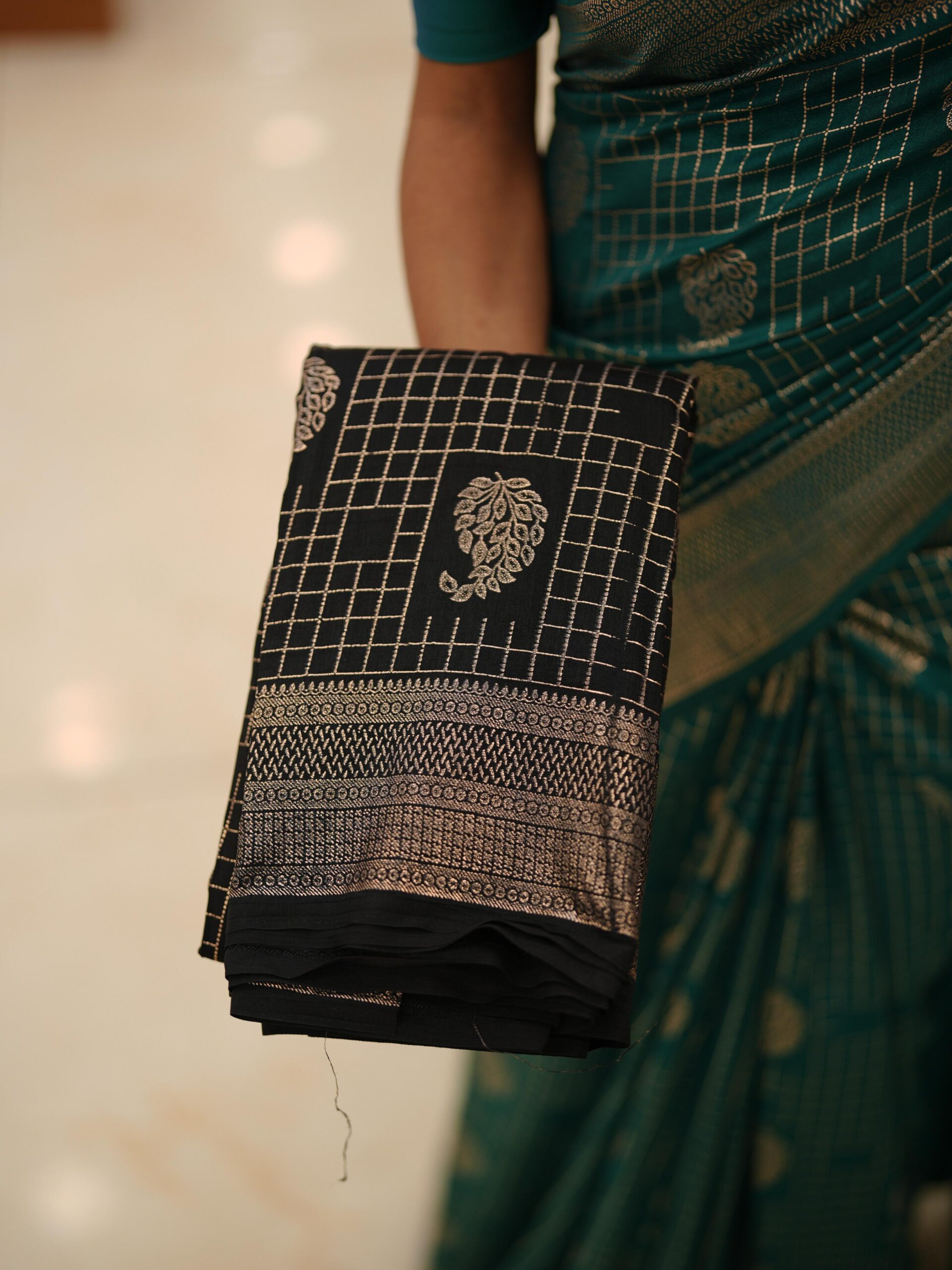 Check Pattern Saree M1578 - Image 7
