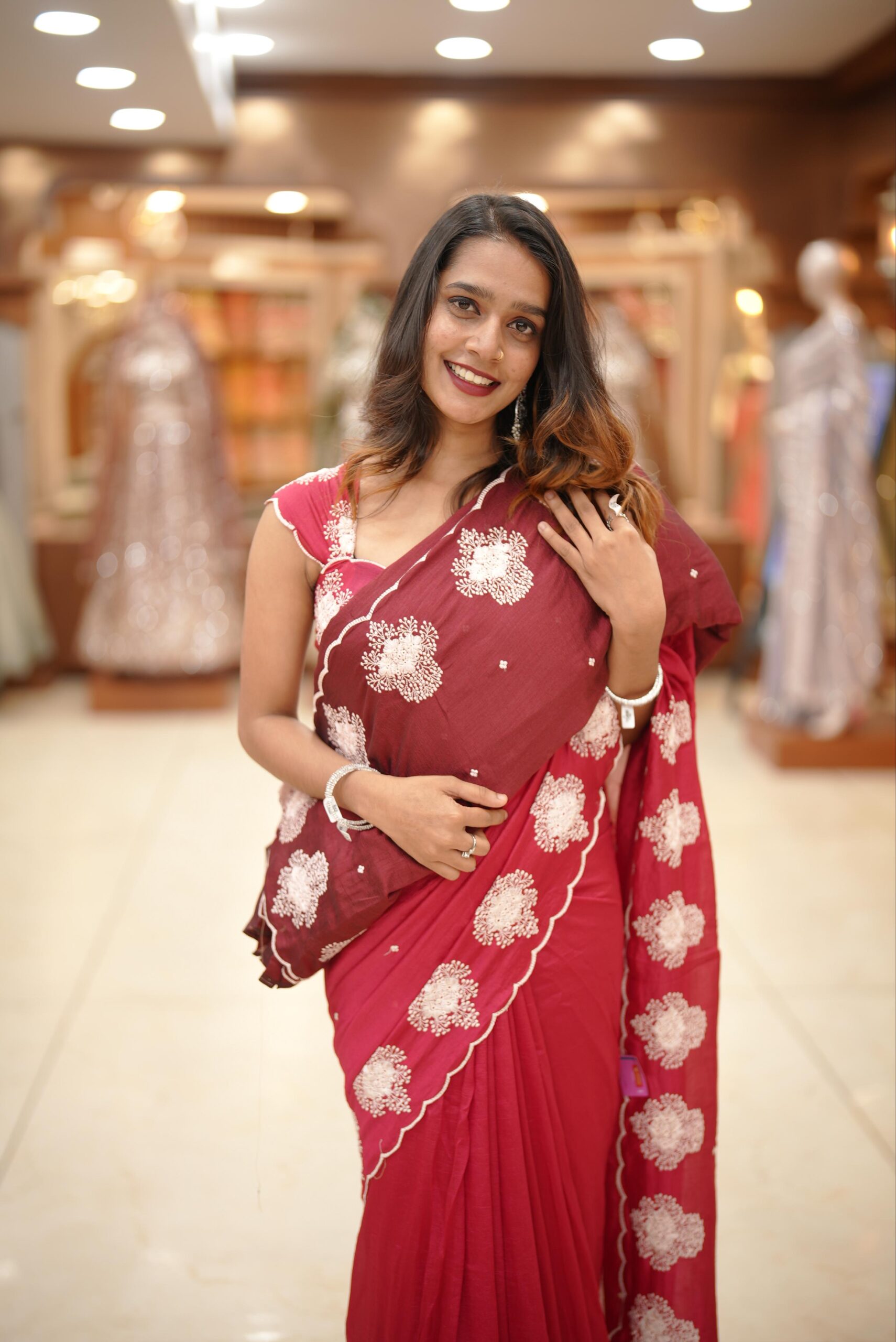 Foral Thread Work Saree M1589 - Image 5
