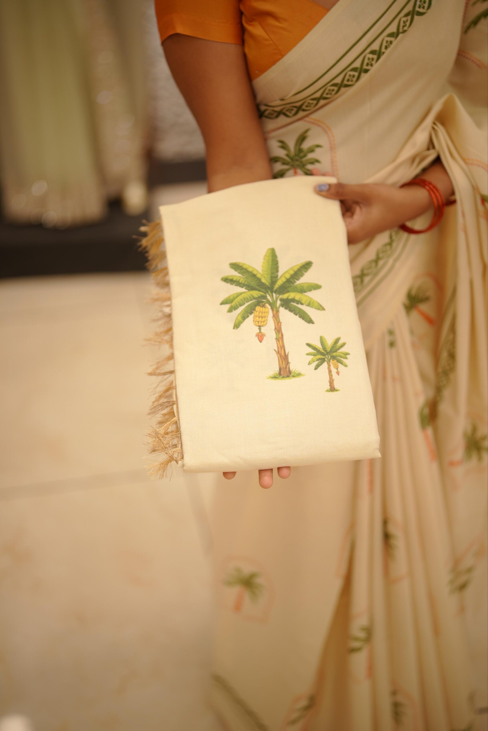 Tissue Saree M1588 - Image 3
