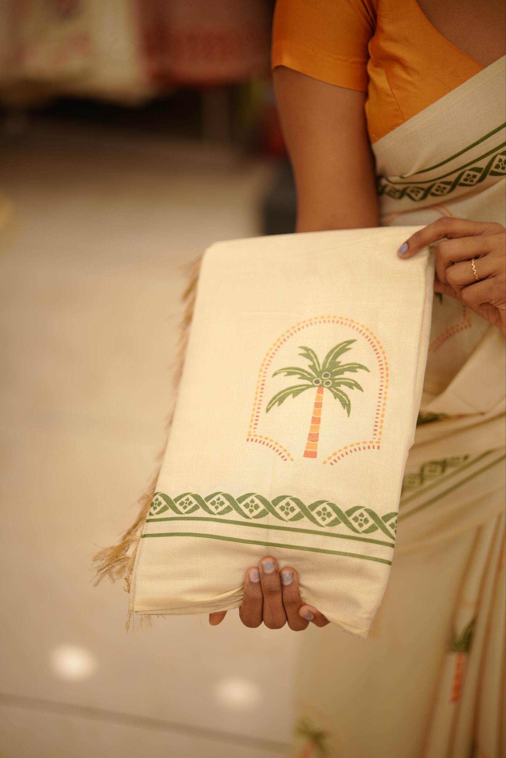 Tissue Saree M1588 - Image 4