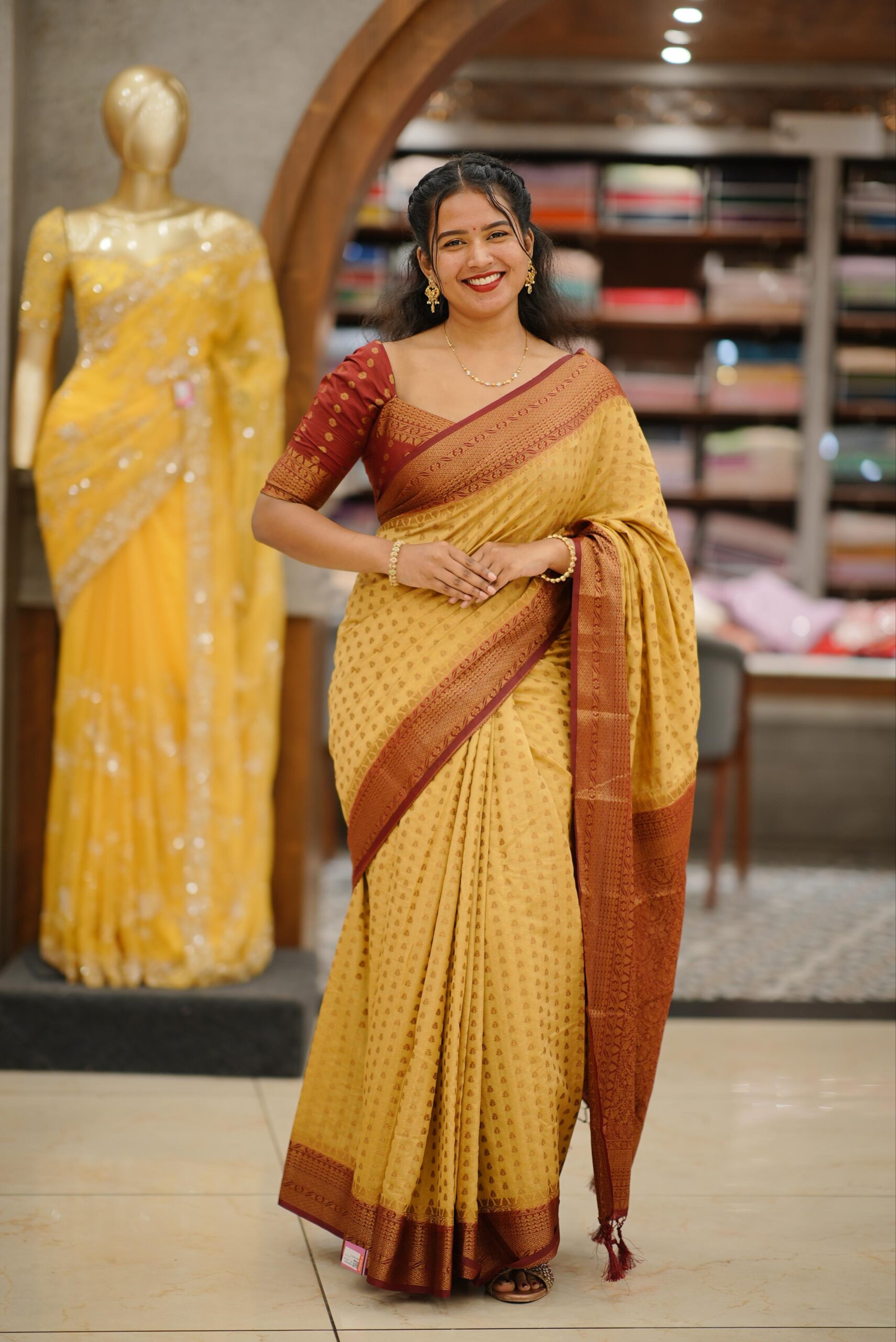 Banarasee Saree M1748