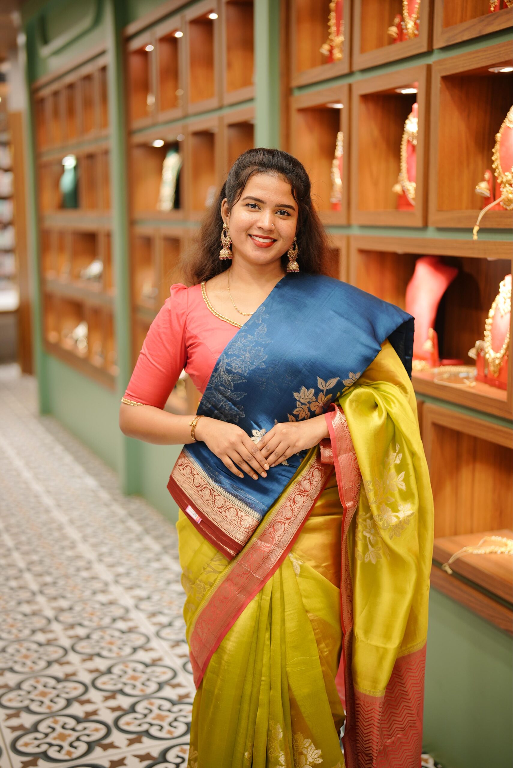 Banarasi Saree M1756 - Image 2