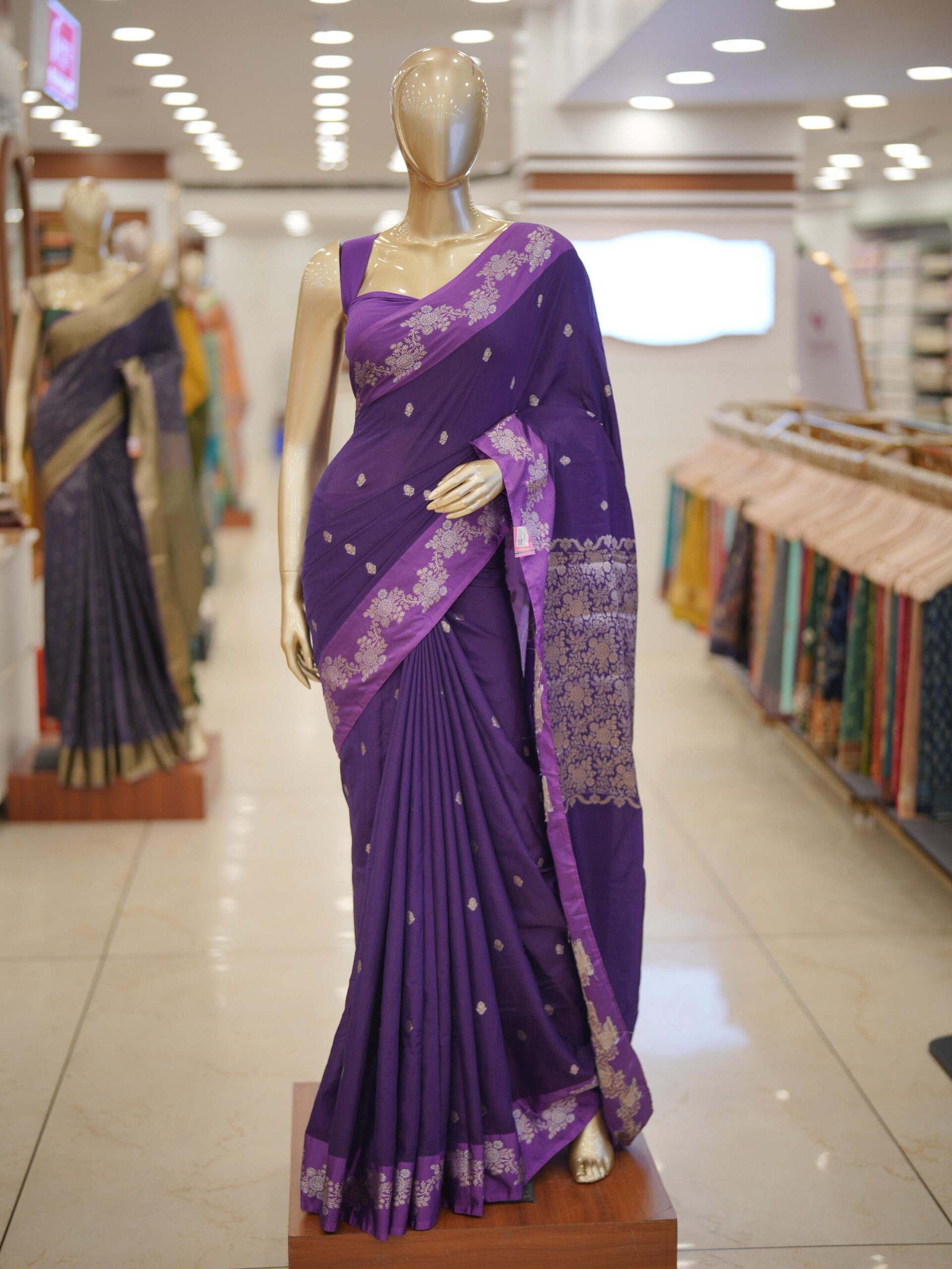 Banarasi saree M1772 - Image 2