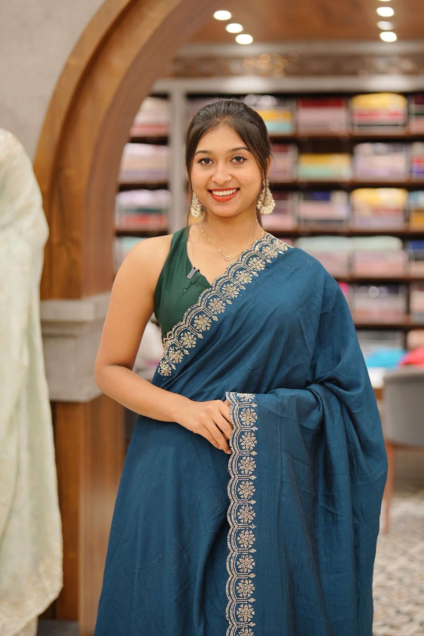 Fancy Saree M1800 - Image 2